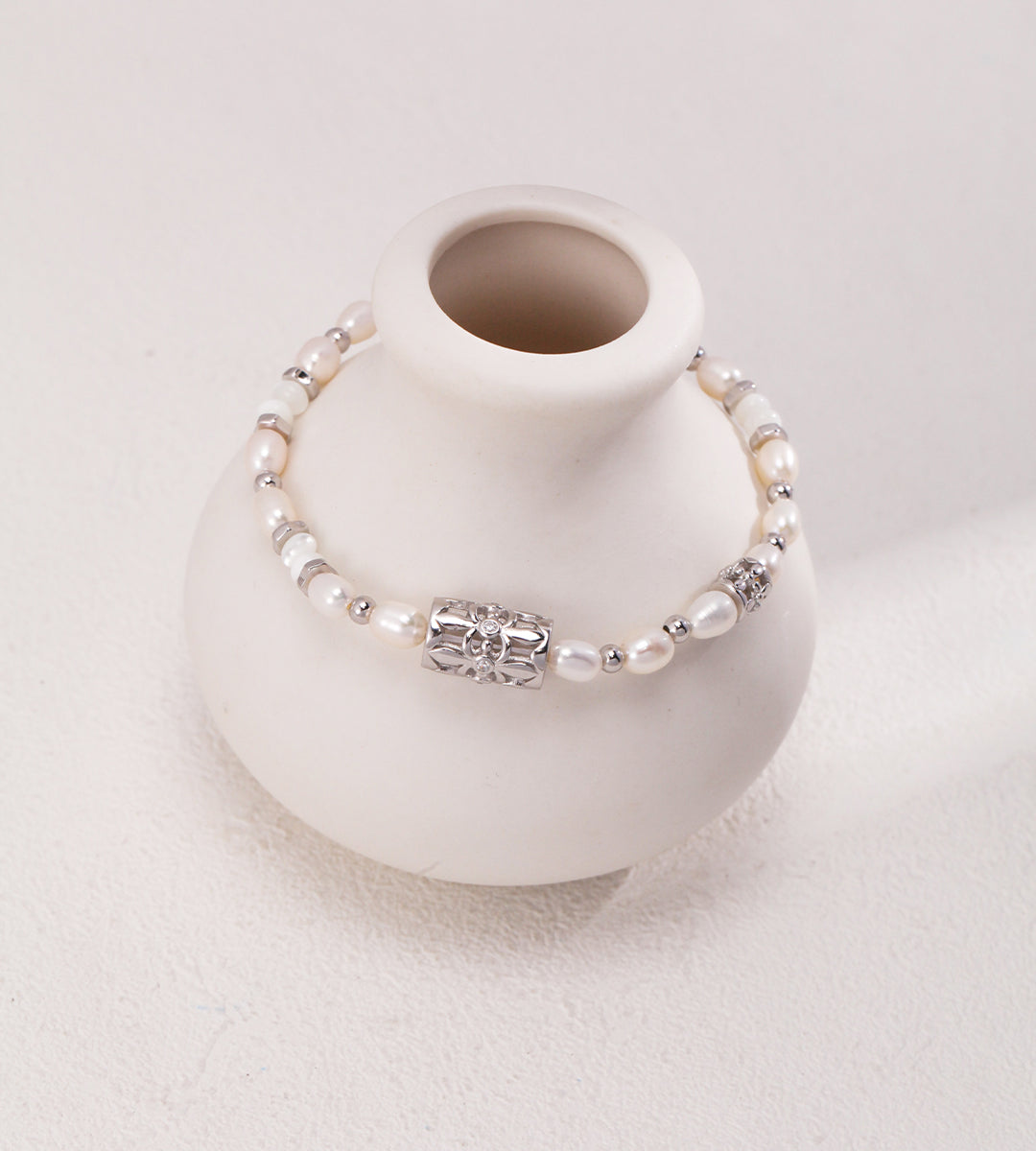 Gentlewaveco Pearl Onyx Zircon Silver Shell Adjustable Bracelet SL0117