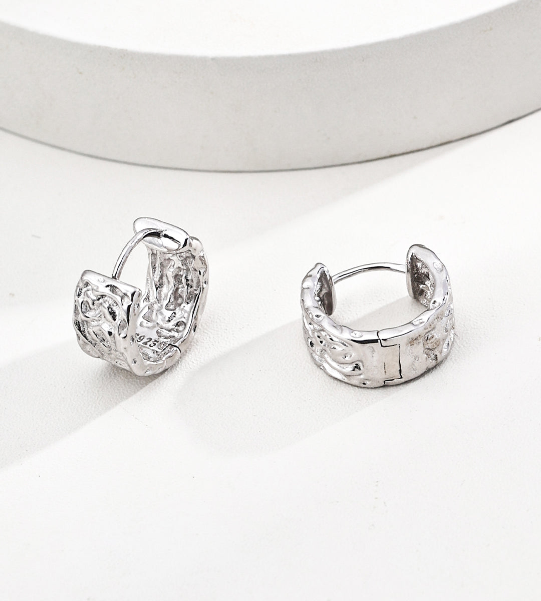 Gentlewaveco Vintage Inspired Elegant Stud Earrings E01278