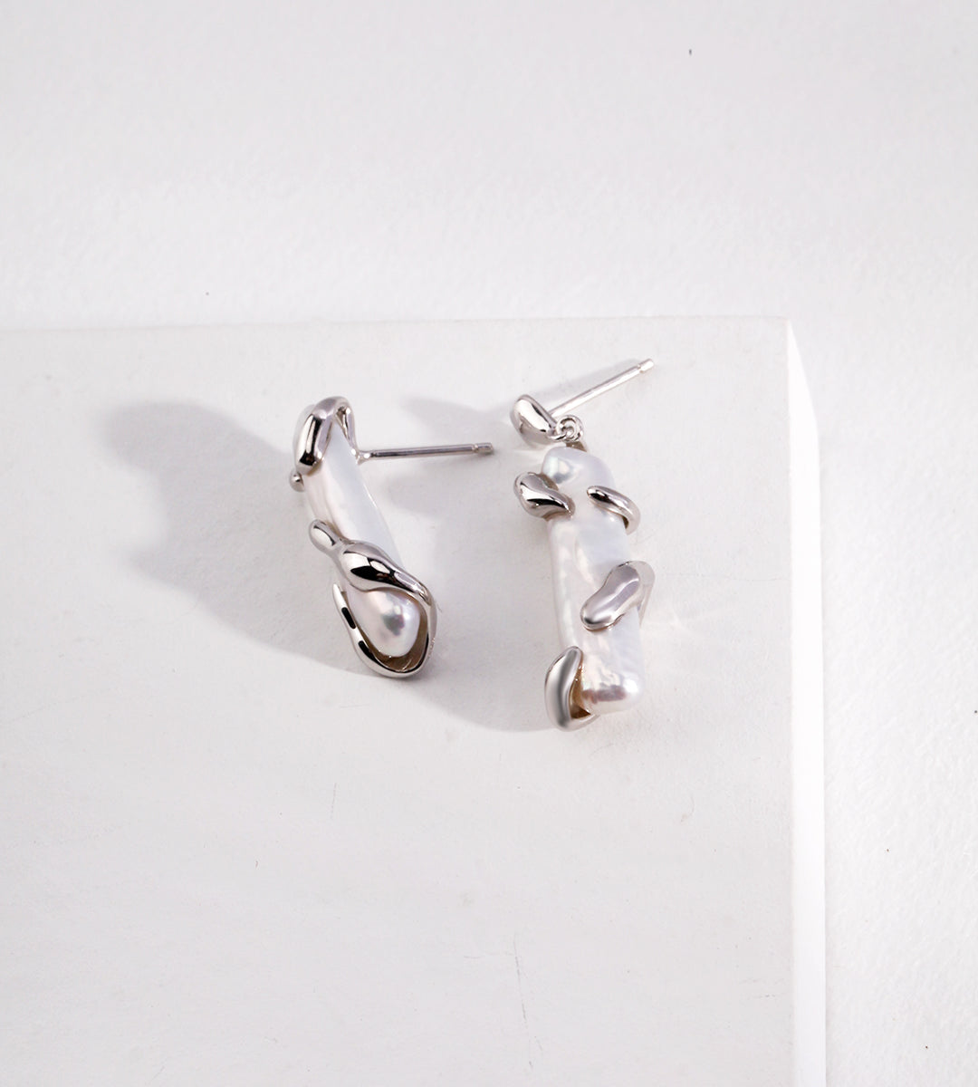 GentleWaveCo Silver Baroque Pearl Earrings E0896